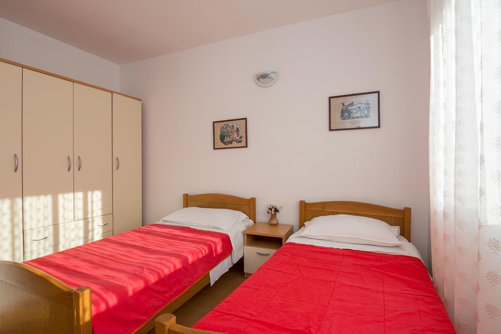Apartments Marina Trogir Buitenkant foto